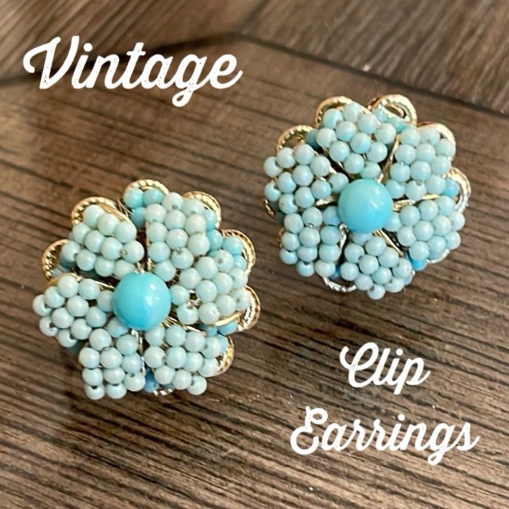 Vintage JapanโBlue Flower Seed Bead Screw Back Clip Earrings